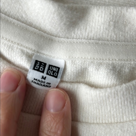 Uniqlo women’s sweater in cream, medium - Picture 3 of 4